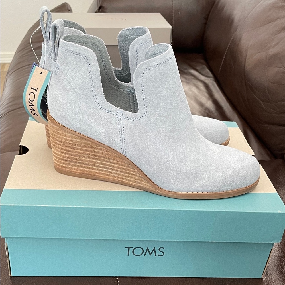TOMS Women's Soft Gray Wedge Booties
